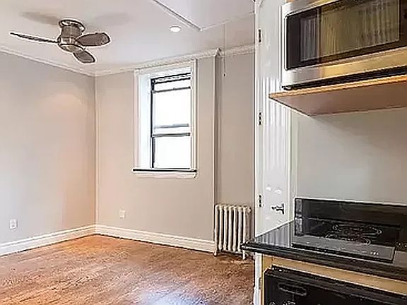 3rd image of 326 E 35th St APT 21