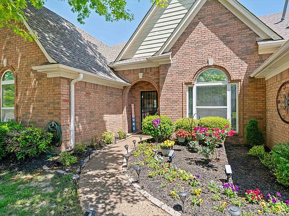 2nd image of 1160 Havenwood Dr