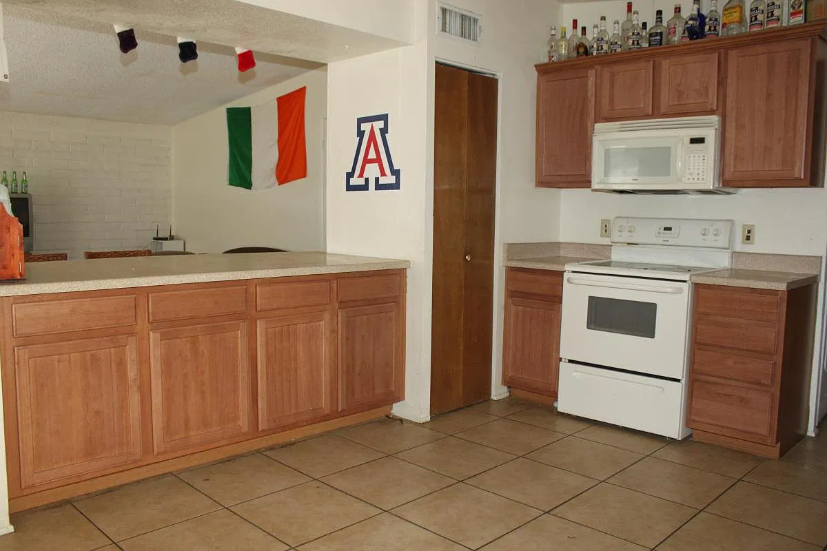 3 bed, 1400 sqft, $2,000 — Photo 4