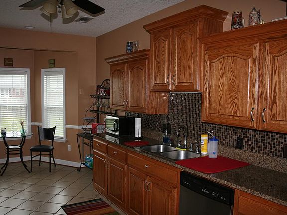 4th image of 73 NE Cherie Ln
