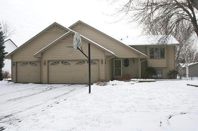 1st image of 744 99th Ln NE