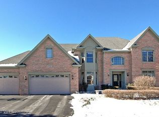 4N482 S Robert Frost Cir, St Charles, IL 60175