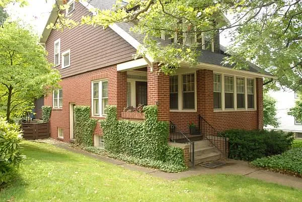 Byrer Ave