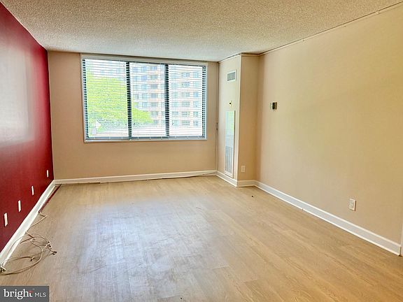 2nd image of 5225 Pooks Hill Rd APT 303S