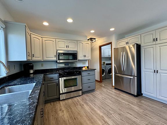 3rd image of 375 Regatta DRIVE