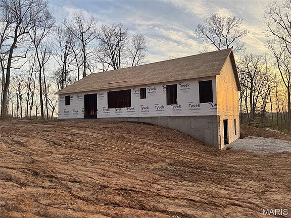 3rd image of 2988 Scott Rd