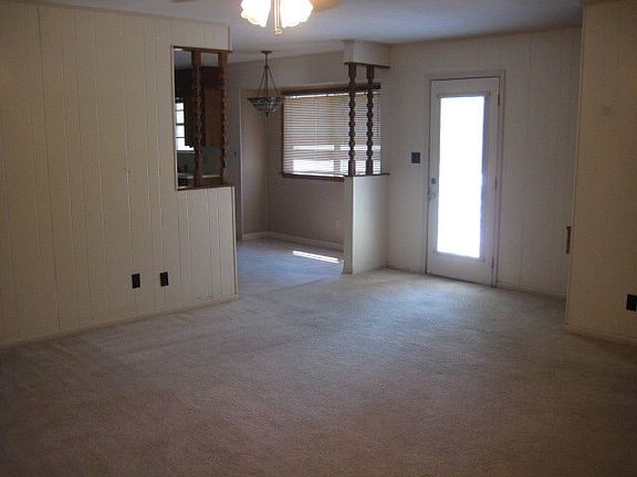 4th image of 301 Gettysburg Dr