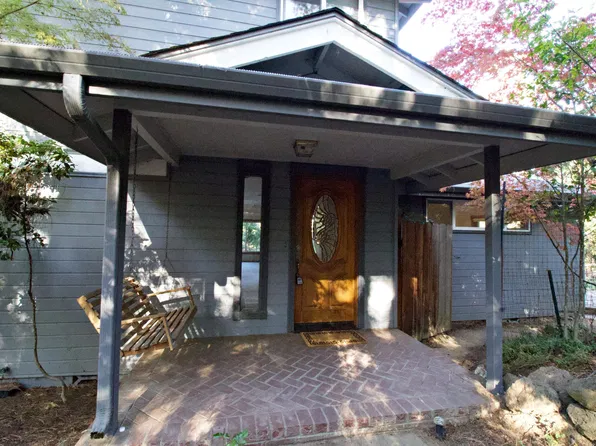 806 S Mountain Ave, Ashland, OR 97520