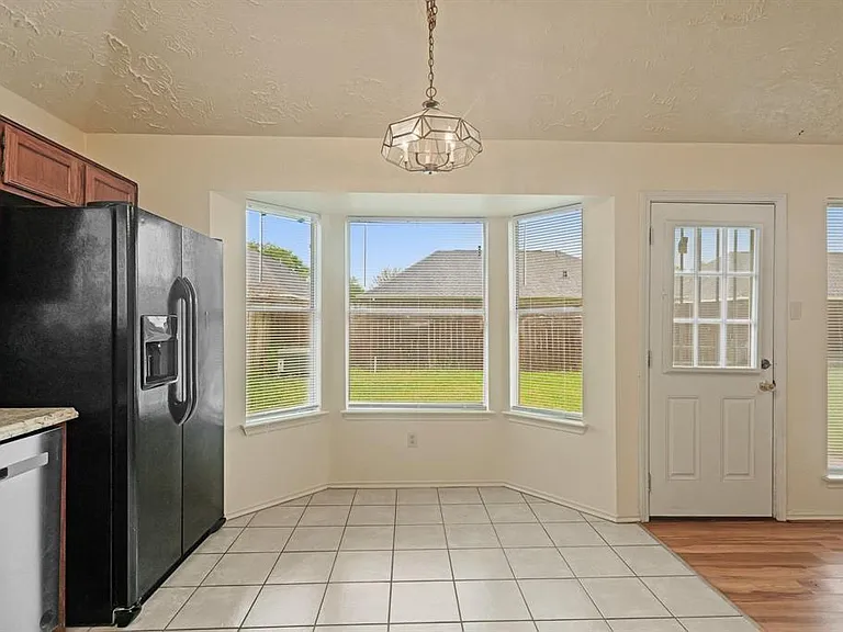 8731 Croteau Dr — Photo 9