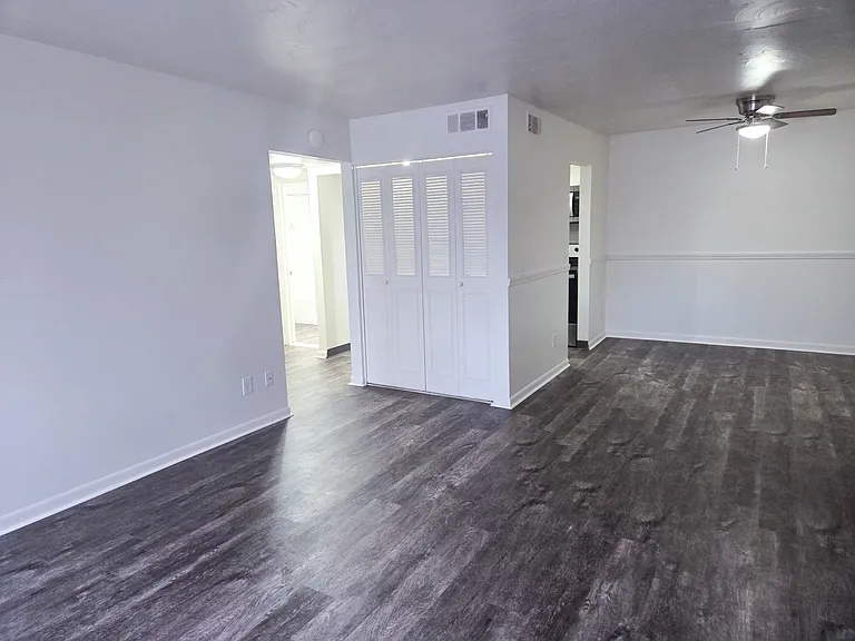 Imperial North Apartment Homes — Photo 10