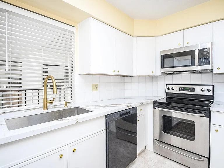 5200 Weslayan St #311 — Photo 14