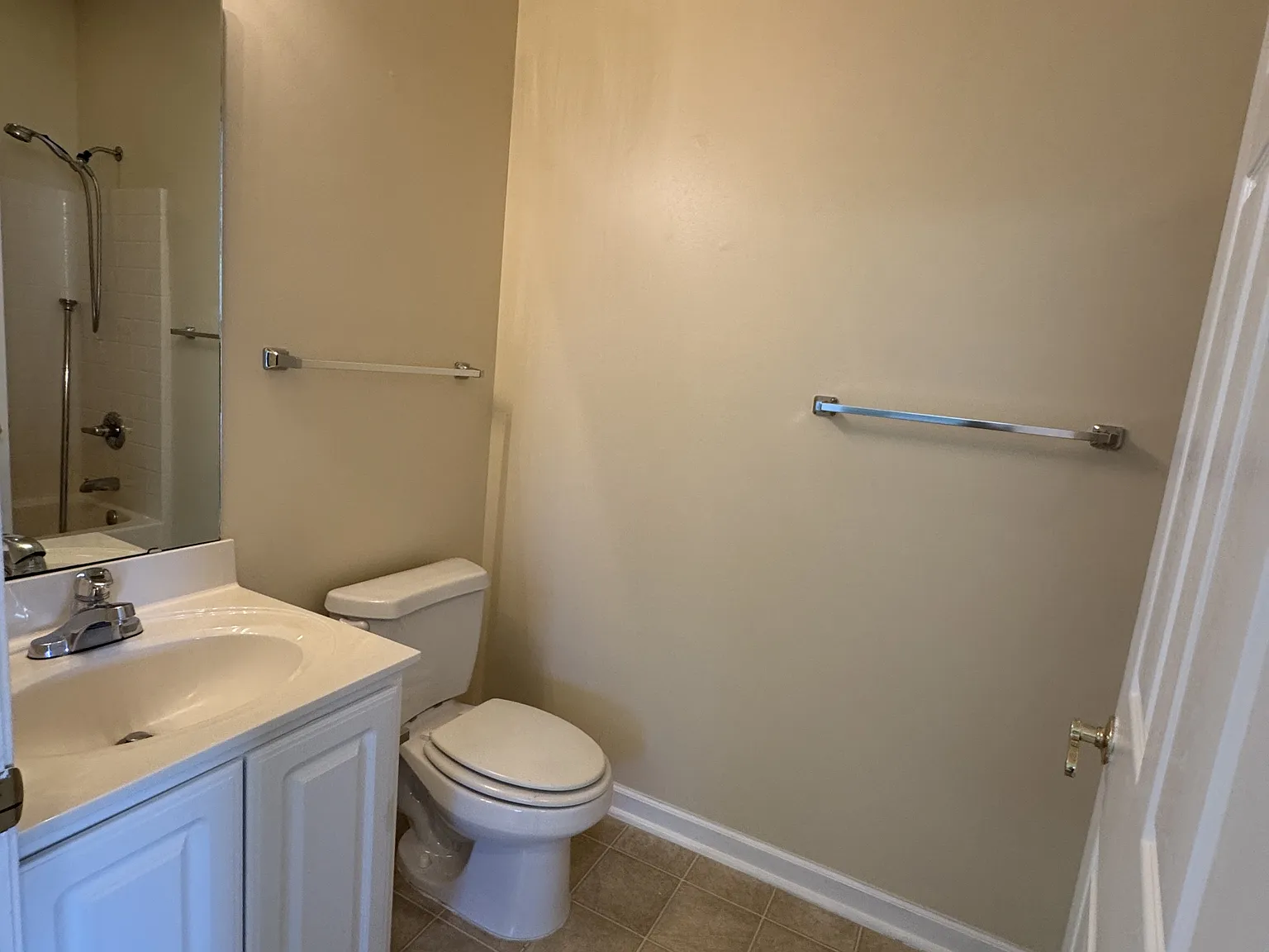 1534 Lanterns Rest Rd. 104 - 104 — Photo 3