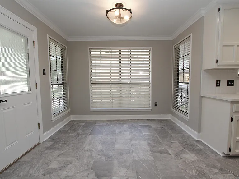 4837 Front Royal Dr — Photo 9