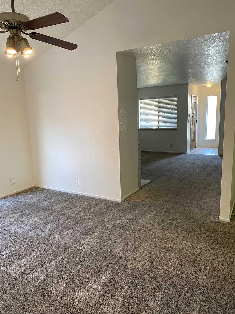 Fair Oaks 2bd/1ba Duplex with Garage near Sunrise & Sunset Ave — Photo 4