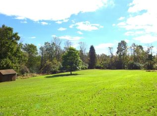 30 Hillside Ln, Milford, NJ 08848