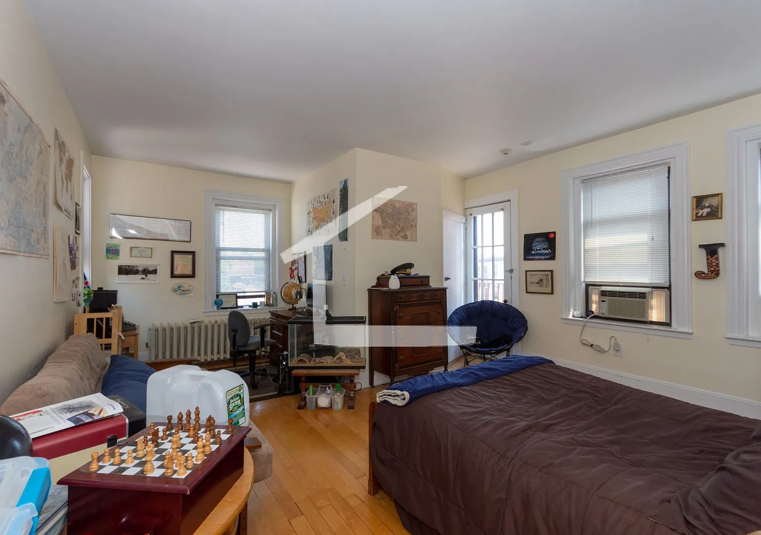Don't miss out 3 bed 2 bath in Allston — Photo 3