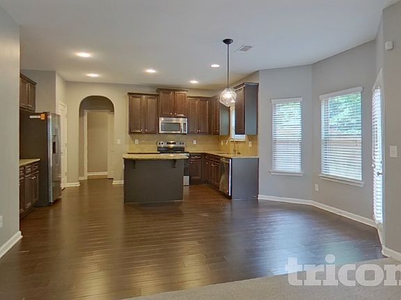 4th image of 1562 Pressley Ln