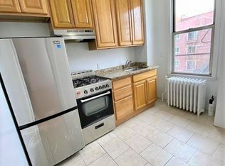 25-58 37th St #2A, Astoria, NY 11103