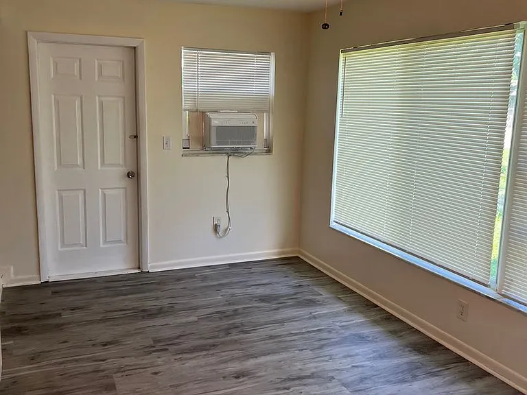 21310 Stillwater Ave — Photo 9