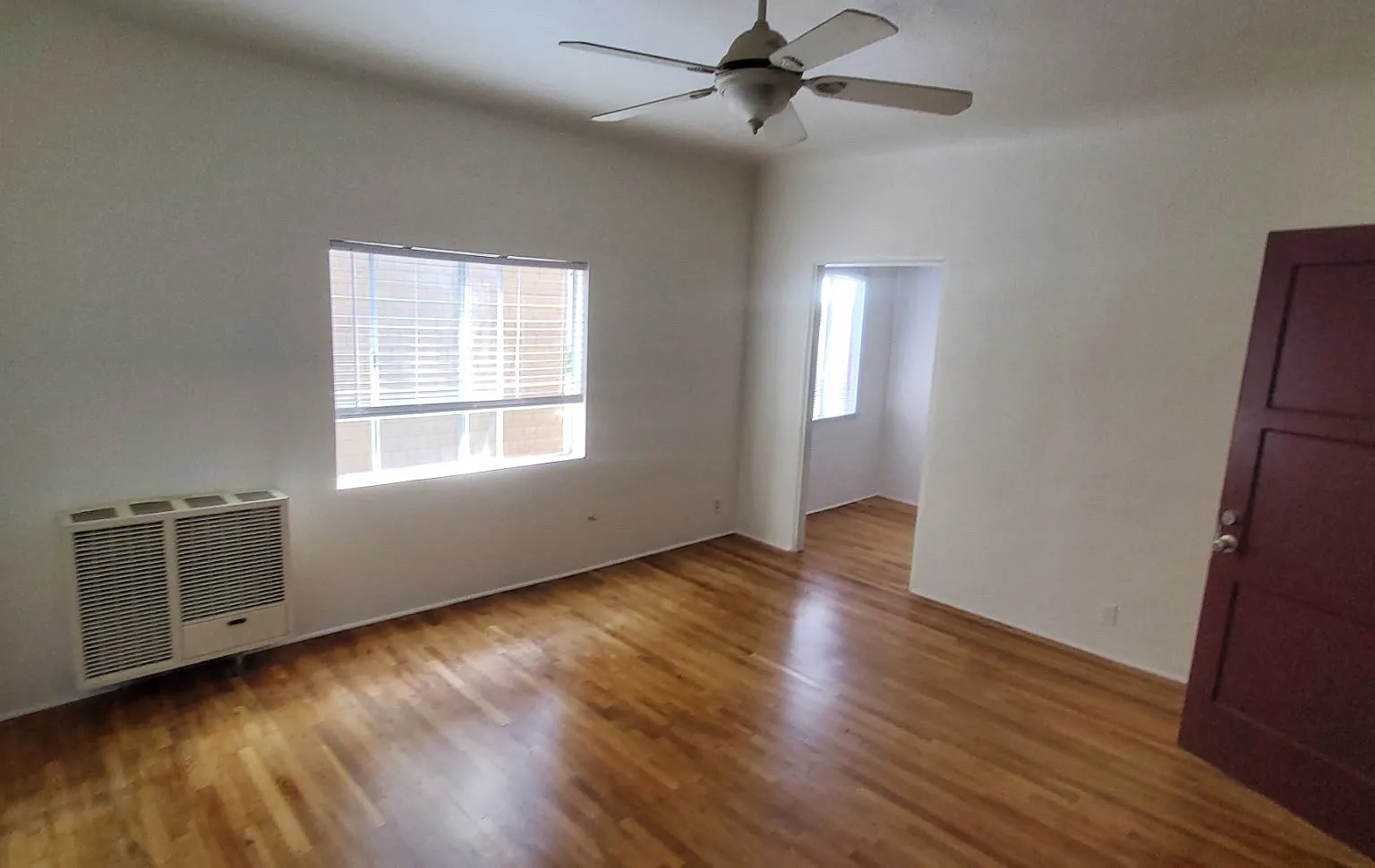 Studio, 400 sqft, $1,875 — Photo 2