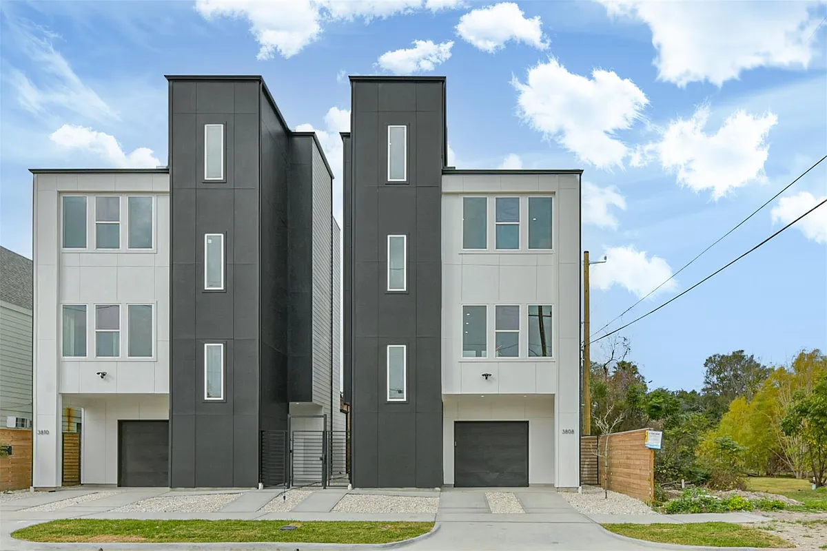 Building Photo - 3808 Ennis St
