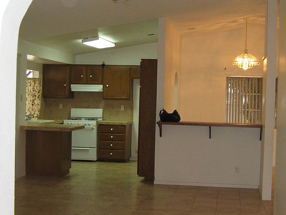 3rd image of 23510 Sunnymead Blvd
