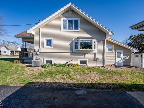 3rd image of 313 S Main St