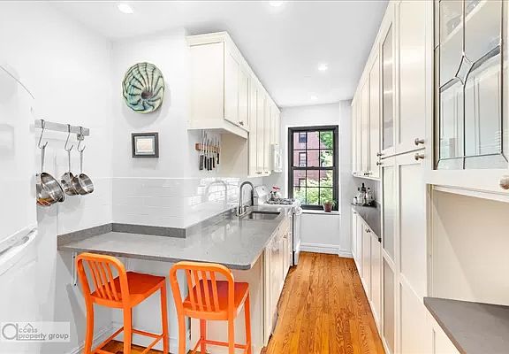 4th image of 50 Park Ter W APT 2A