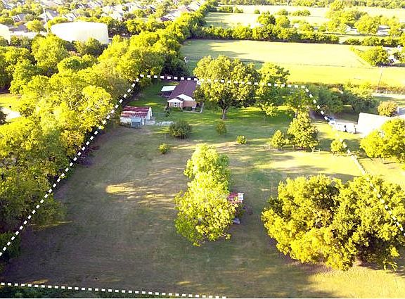 2nd image of 631 Kinney Dr