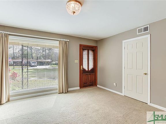 4th image of 90 Camellia Ave