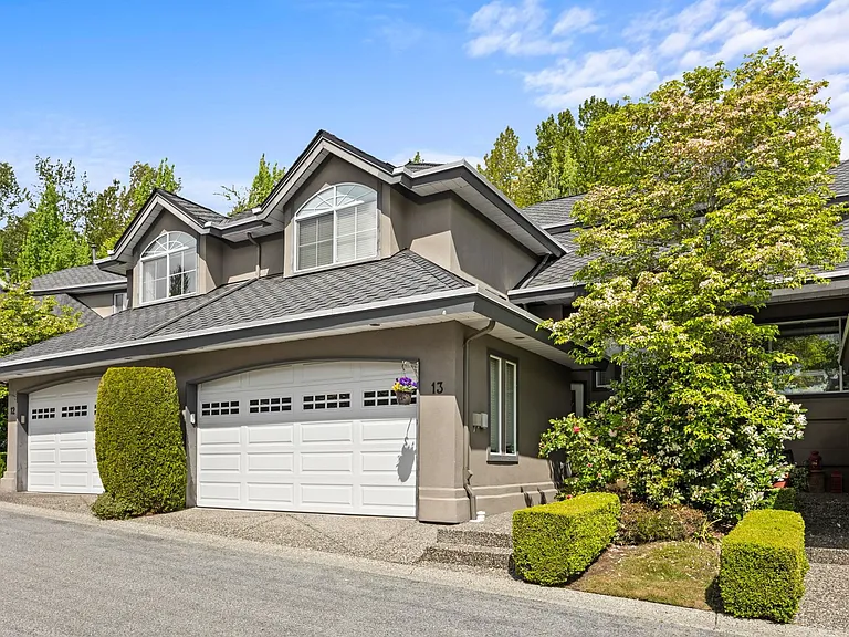 2990 Panorama Dr — Photo 1