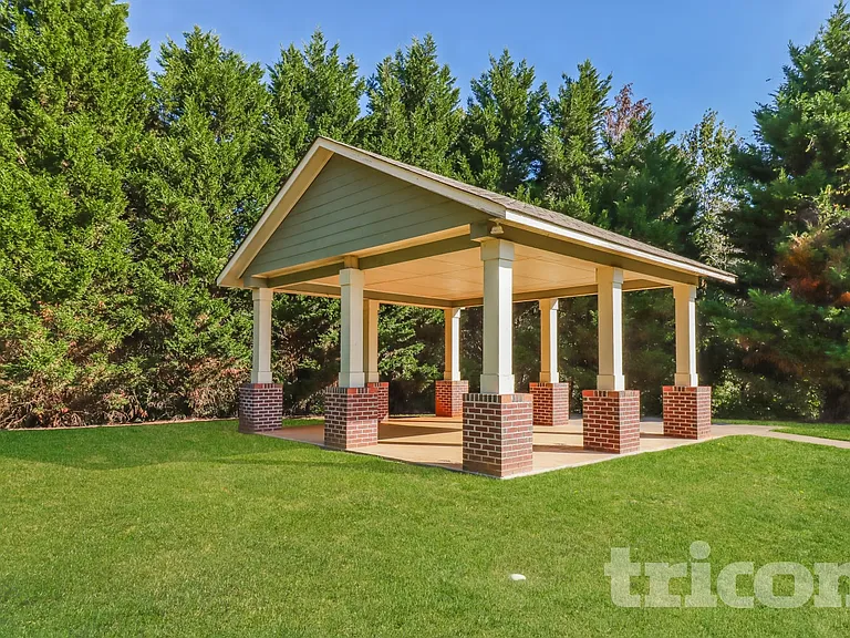 46 Wyndham Ct SE — Photo 17