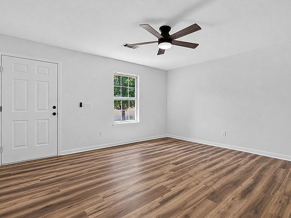 3rd image of 3302 SW Victoria Pl #C-d