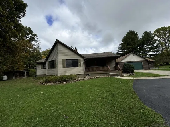 576 Ridge Rd, Hooversville, PA 15936