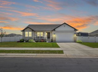 4764 N Gunsight Peak Dr, Eagle Mountain, UT 84005