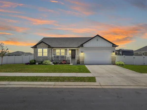 4764 N Gunsight Peak Dr, Eagle Mountain, UT 84005