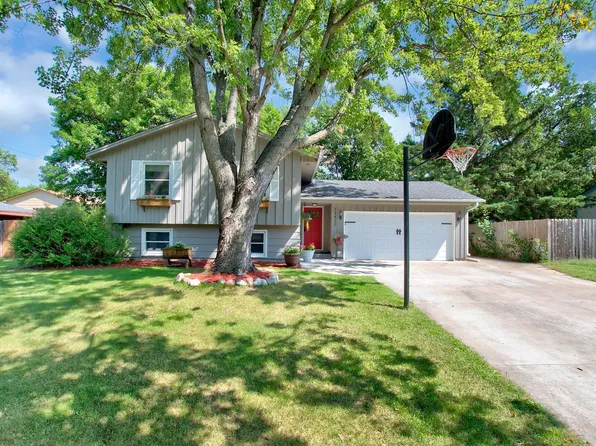 12825 Lincoln St NE, Blaine, MN 55434