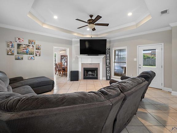 4th image of 201 Woodburn Dr