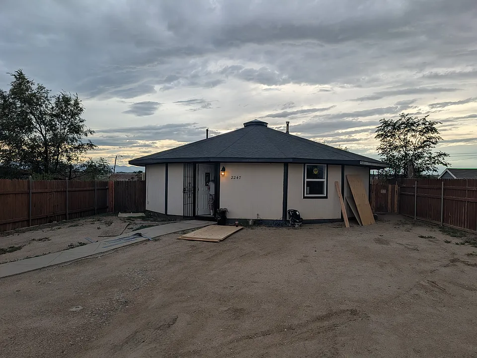 2247 Denver Blvd