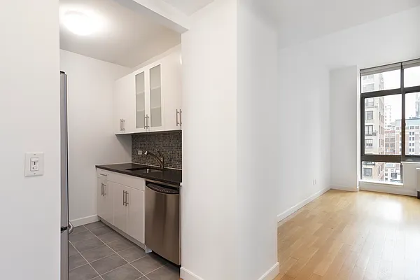 Rented by Real Broker NY LLC | media 25