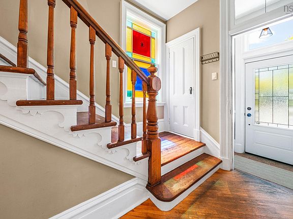 3rd image of 16 Victoria Rd