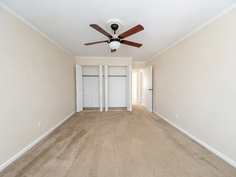 6001 Arlington Blvd #305 — Photo 6