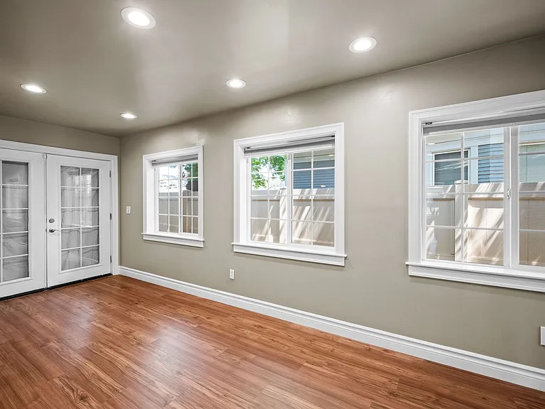 1028 W Chelan Ave — Photo 15