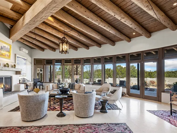 19 Falling Star Cir, Santa Fe, NM 87506