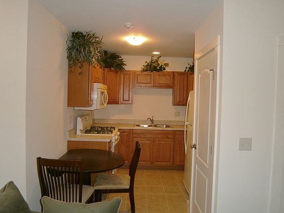 2nd image of 103 Highland Pl #2