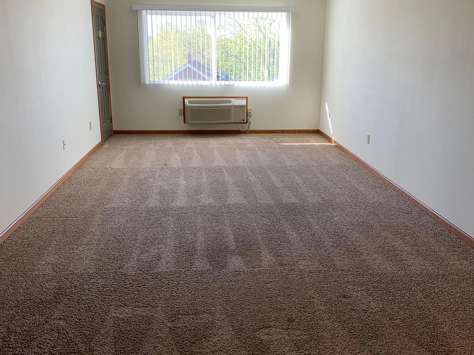 728 W Saint Paul Ave — Photo 1