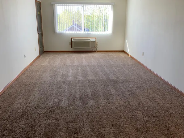 728 W Saint Paul Ave, Waukesha, WI 53188