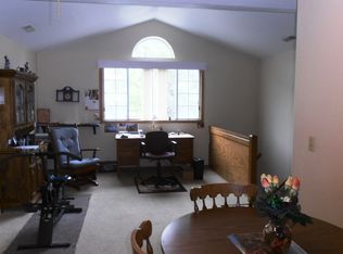 3918 S 92nd St, Greenfield, WI 53228