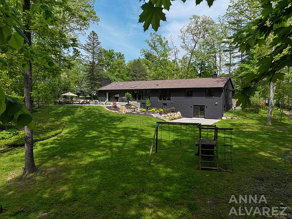 2nd image of 7130 Oak Brook St SE