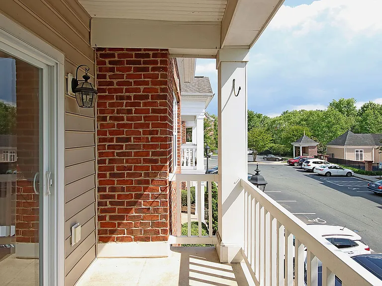 1052 Glenwood Station Ln #201 — Photo 15